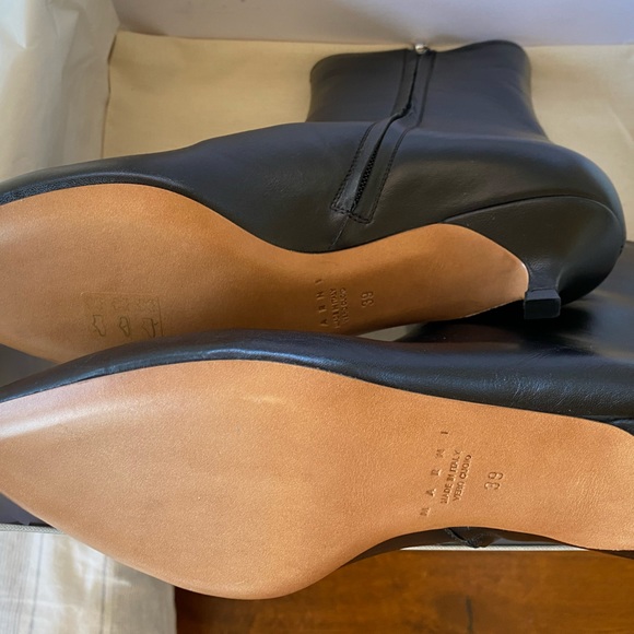 Marni 39 Edgy Classic Rare Unique kitten heel leather pointed toe ankle boots - Picture 8 of 14